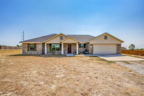 694 Mesa Ridge Dr, Decatur, TX 76234