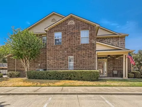 2204 Canterbury Park Dr, Grand Prairie, TX 75050