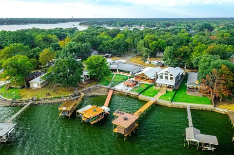 131 Briarwood Dr, Gun Barrel City, TX 75156