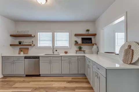 607 N Church St, Pilot Point, TX 76258