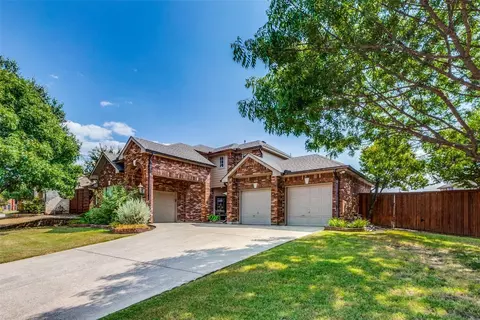 5910 Ambassador Ln, Rowlett, TX 75089