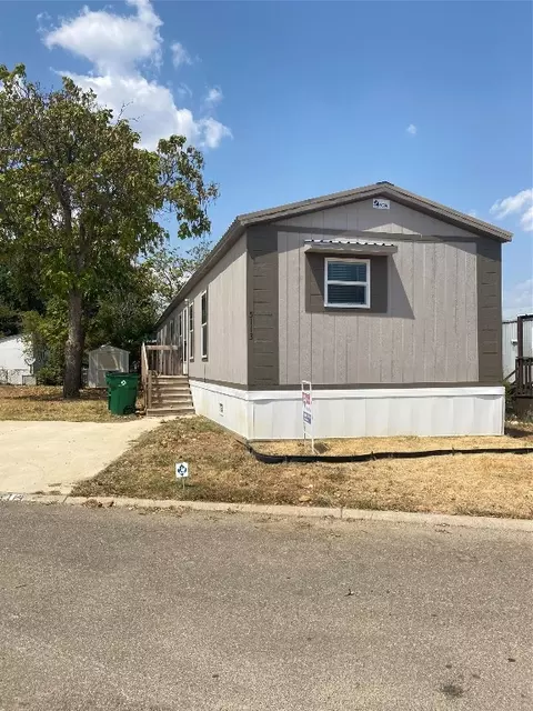 5113 N Desoto Ct N, Fort Worth, TX 76119