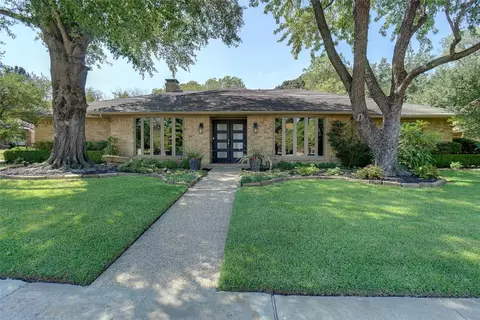705 Rochelle Blvd, Irving, TX 75062