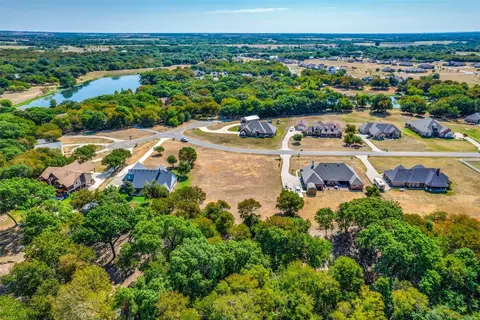 33 Hidden Lakes Boulevard, Gunter, TX 75058