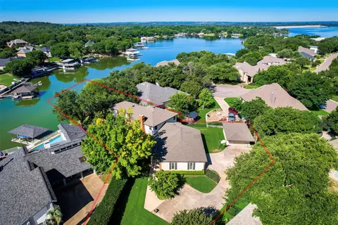 8537 Woodlake Cir, Fort Worth, TX 76179