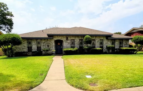 1516 Oak Vista Dr, Dallas, TX 75232