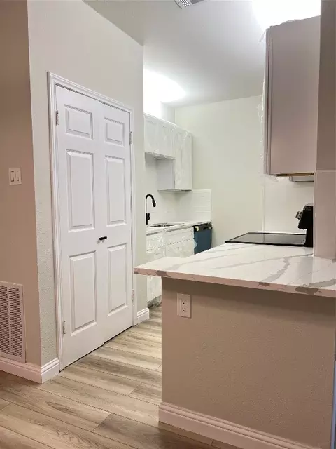 9600 Royal Ln #405, Dallas, TX 75243