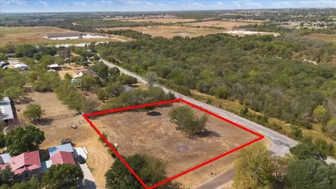809 Quail Run St, Crowley, TX 76036