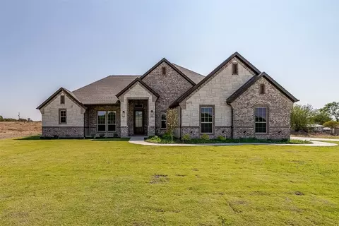 181 Briar Patch Rd, Azle, TX 76020