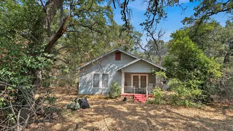 1601 W 2nd St, Arlington, TX 76013
