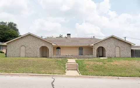 8300 El Retiro Rd, Fort Worth, TX 76116