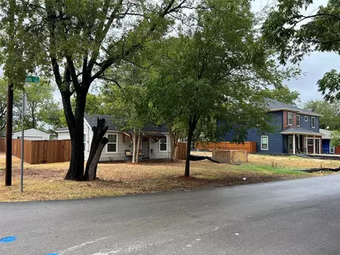 328 S Main St, Cedar Hill, TX 75104