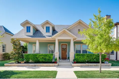 8816 Vermillion St, North Richland Hills, TX 76180