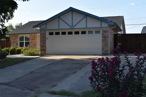 2562 Seven Hills Dr, Grand Prairie, TX 75052