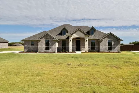 5912 Mango Dr, Sanger, TX 76266