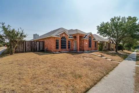 1518 Summers Dr, Cedar Hill, TX 75104