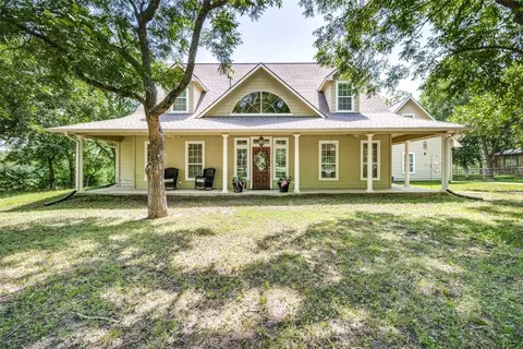880 County Road 4930, Leonard, TX 75452