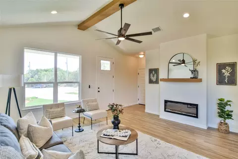 2500 Houston Dr, Granbury, TX 76048