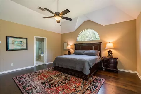 6400 Fianna Hills Dr, Fort Worth, TX 76132