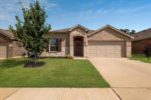 2441 Opaline Dr, Aubrey, TX 76227