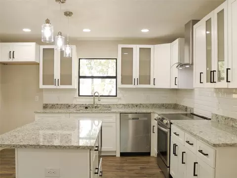 1604 Jackson St, Commerce, TX 75428 photo 4