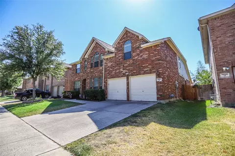 1004 Marlow Ln, Fort Worth, TX 76131