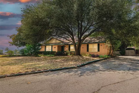 1304 E Franklin St, Hillsboro, TX 76645
