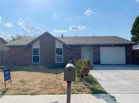 310 N Holiday Dr, Grand Prairie, TX 75052