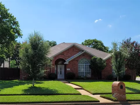5500 Bright Star Trl, Arlington, TX 76017