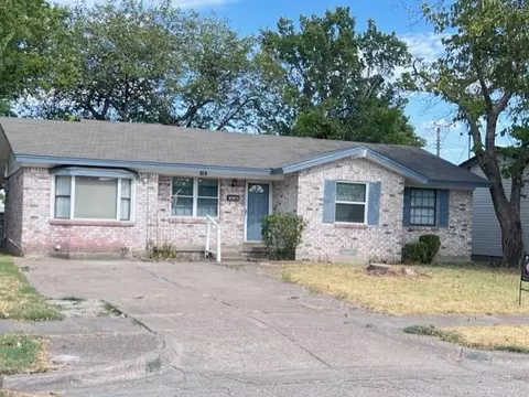 818 Caladium Dr, Mesquite, TX 75149