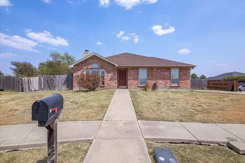 1402 Lamesa Cir, Midlothian, TX 76065