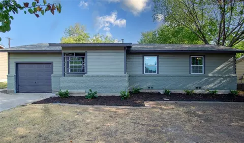 5105 Nadine Dr, Haltom City, TX 76117