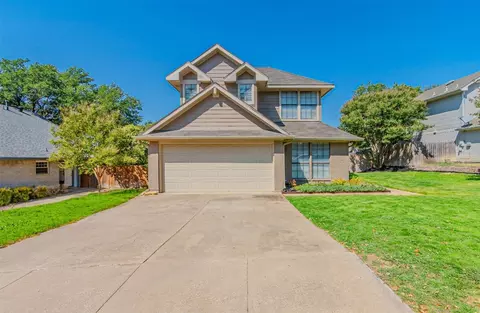 221 N Long Rifle Dr, Fort Worth, TX 76108