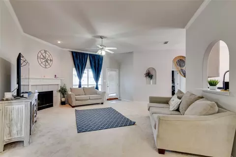 8104 Adcock Ct, Fort Worth, TX 76137