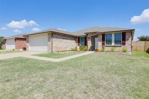 1424 Blazing Star Trl, Burleson, TX 76028
