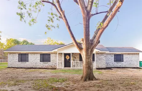 1135 Adams St, Fairfield, TX 75840