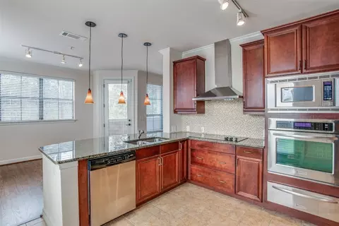 8616 Turtle Creek Blvd #217, Dallas, TX 75225