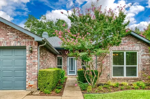 7804 Clover Leaf Dr, North Richland Hills, TX 76182