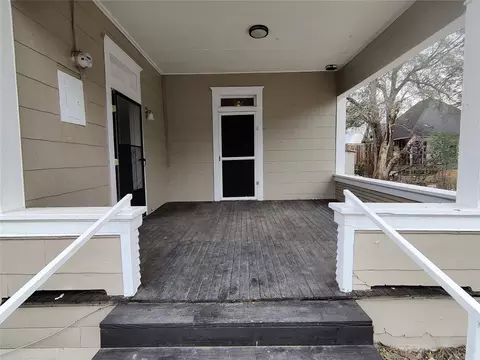 322 3rd St NW, Paris, TX 75460