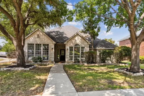 1903 Diamond Ridge Dr, Carrollton, TX 75010