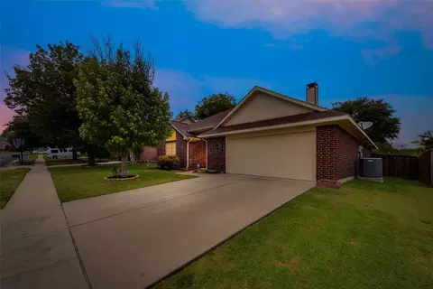 1409 Prentice St, Arlington, TX 76018