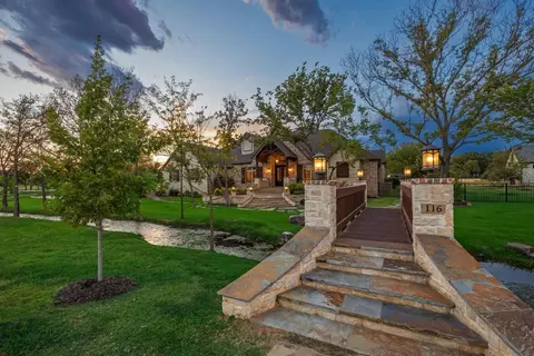 116 Copper Creek Trl, Lantana, TX 76226