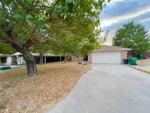 3611 Arrow Ln, Sansom Park, TX 76114