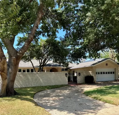 504 Laguna Dr, Richardson, TX 75080