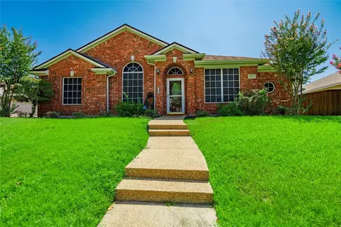 1304 Prairie Dr, Lewisville, TX 75067