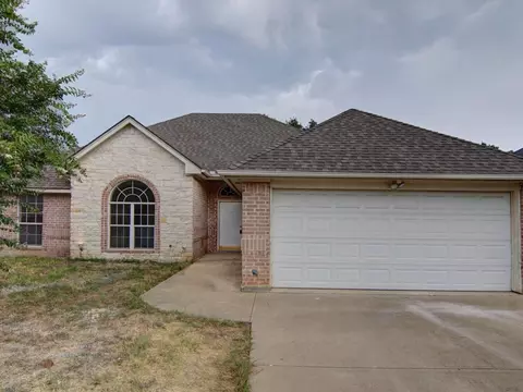 2419 Cales Dr, Arlington, TX 76013