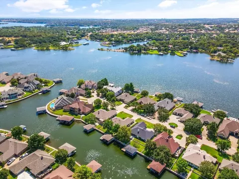 2515 Pebble Dr, Granbury, TX 76048
