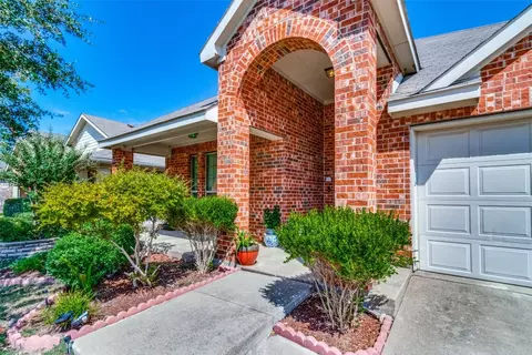 2162 Callahan Dr, Forney, TX 75126 photo 3