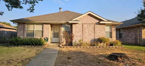 1422 Sandalwood Dr, Mesquite, TX 75181