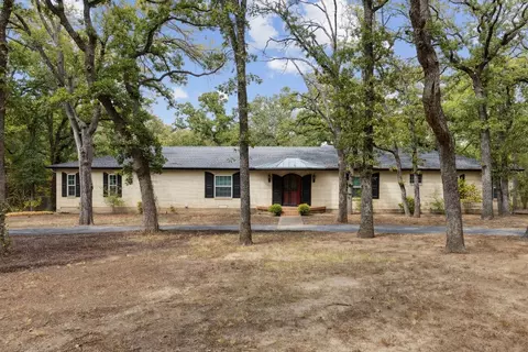102 Oak Ln, Euless, TX 76039